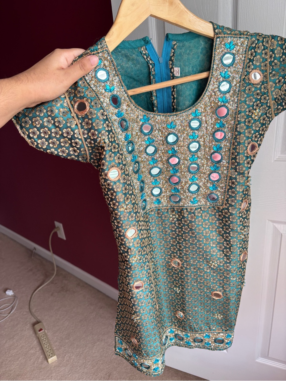 indian kurta and pants set - Picture 10 of 14